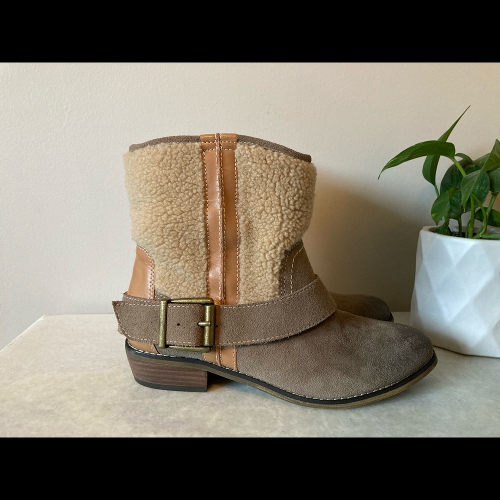 Kelsi Daggar Tempest Buckle suede boots